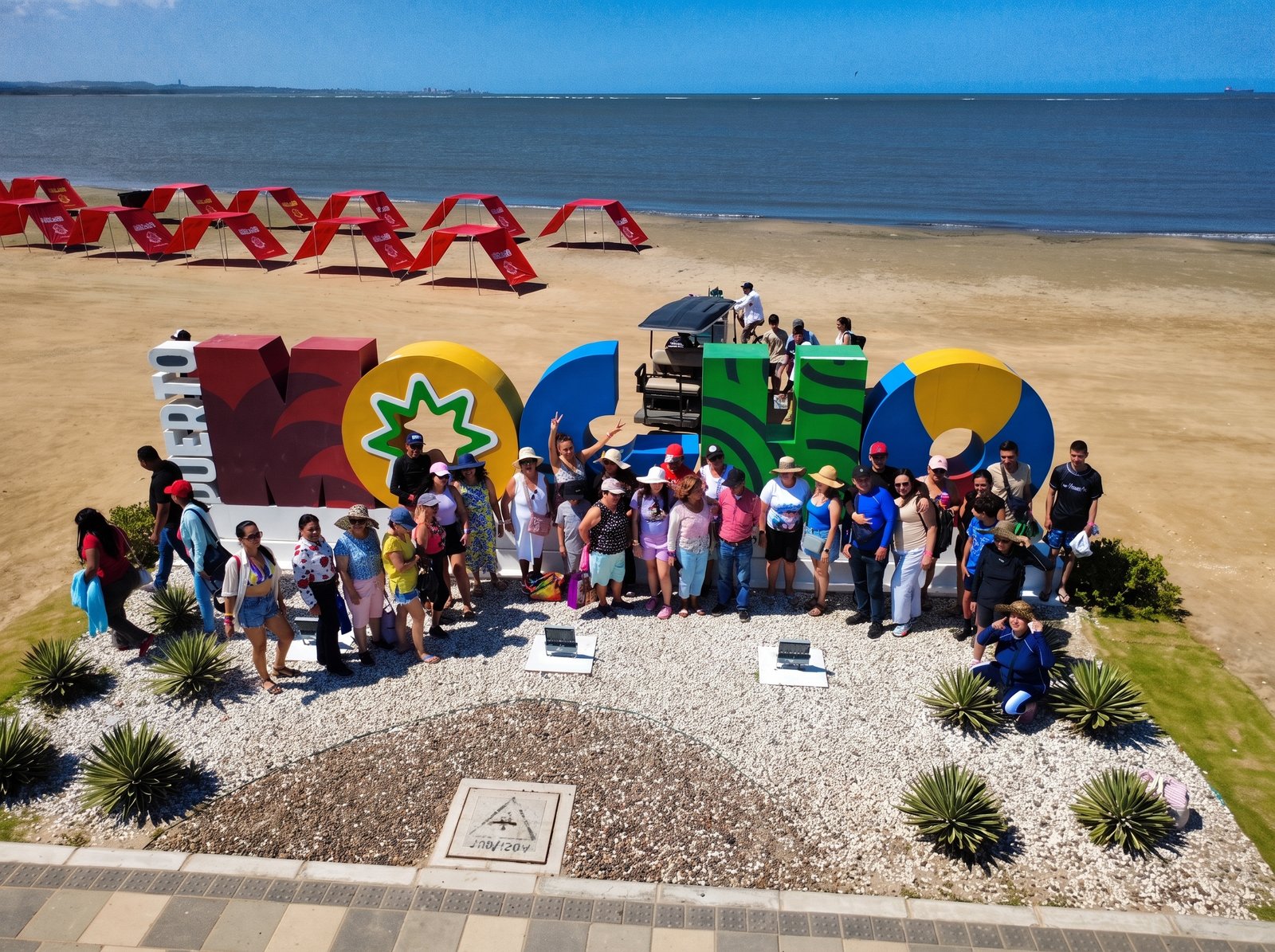 Ecoparque Puerto Mocho y Bocas de Ceniza donde el río Magdalena se une con el mar