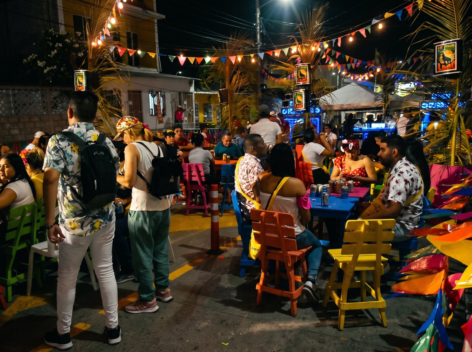 Corredor gastronómico y fritos típicos en Baila la Calle Carrera 50